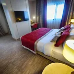 Ξενοδοχείο Kuhla 4*