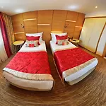 Hotel Kuhla 4*