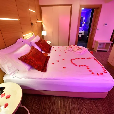 Kuhla 4*