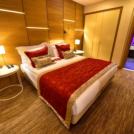 Kuhla Hotel 4*