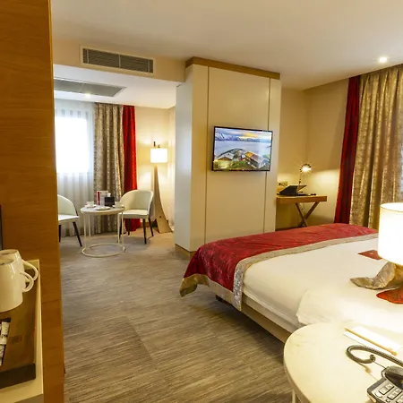Kuhla Hotel 4*