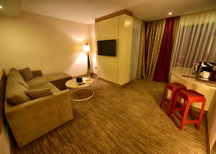 Ξενοδοχείο Kuhla 4*